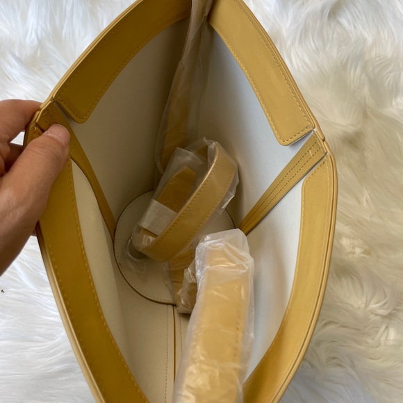 A’Cloud Roman Column Ionic Mini Tote - Picture 5 of 11